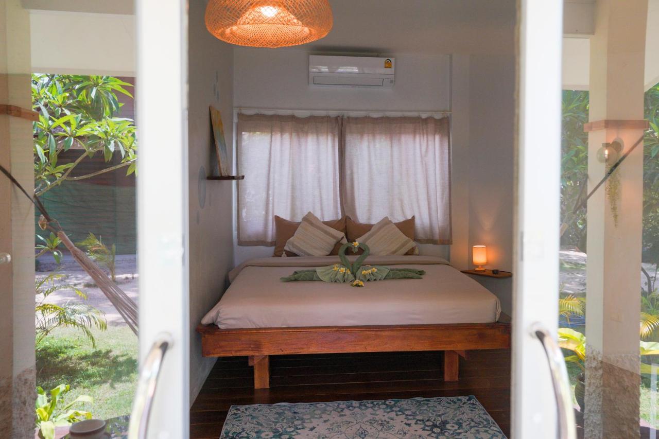 Ocean Vibes Hotel Thong Sala Luaran gambar