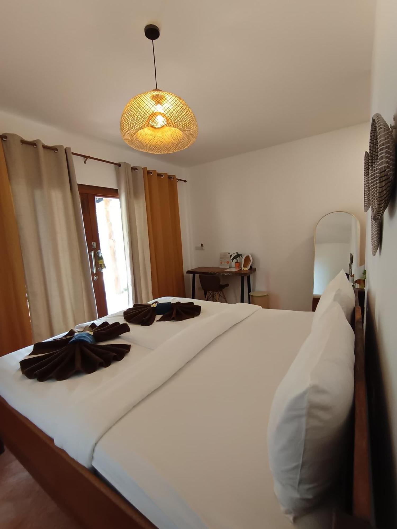 Ocean Vibes Hotel Thong Sala Luaran gambar
